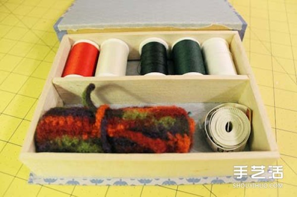 Tutorial on how to use old book waste to DIY a sewing and thread storage box