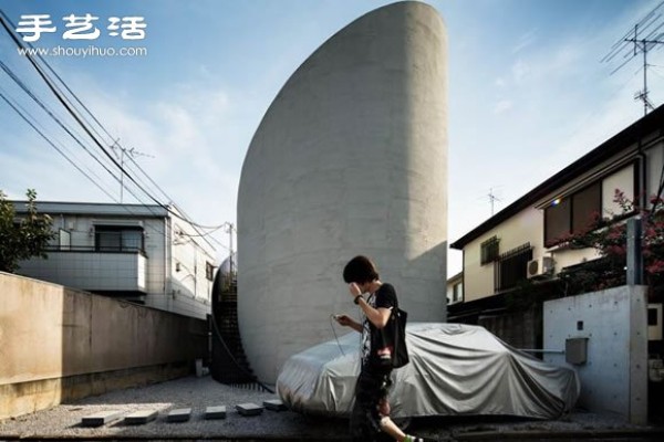 Tokyos small and novel building design through the photographers lens