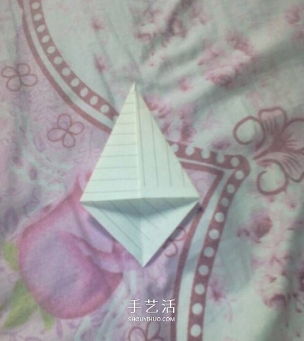 Childrens handmade origami tie folding method, simple small tie folding method