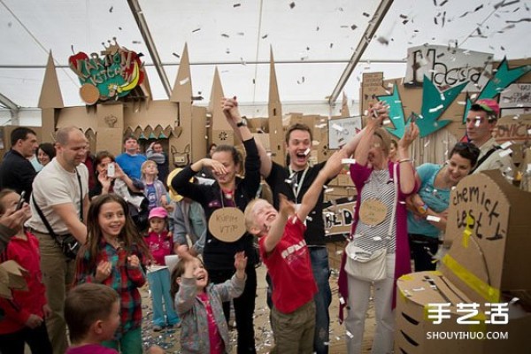 Towns made of corrugated paper promote the concept of environmental protection, recycling and reuse