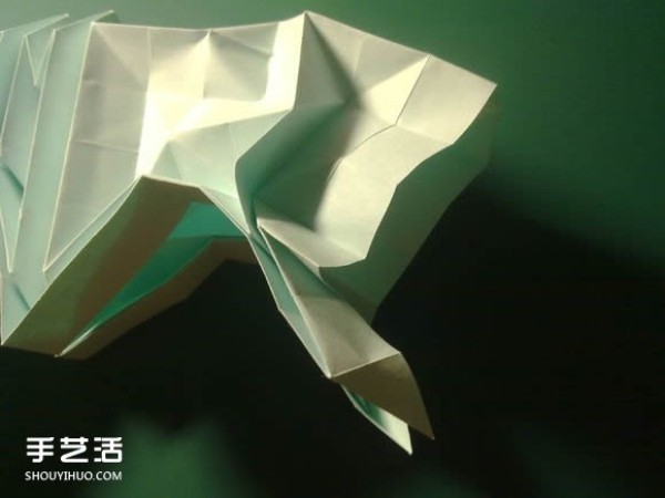 Detailed illustration of the folding process of Hatsune Miku origami