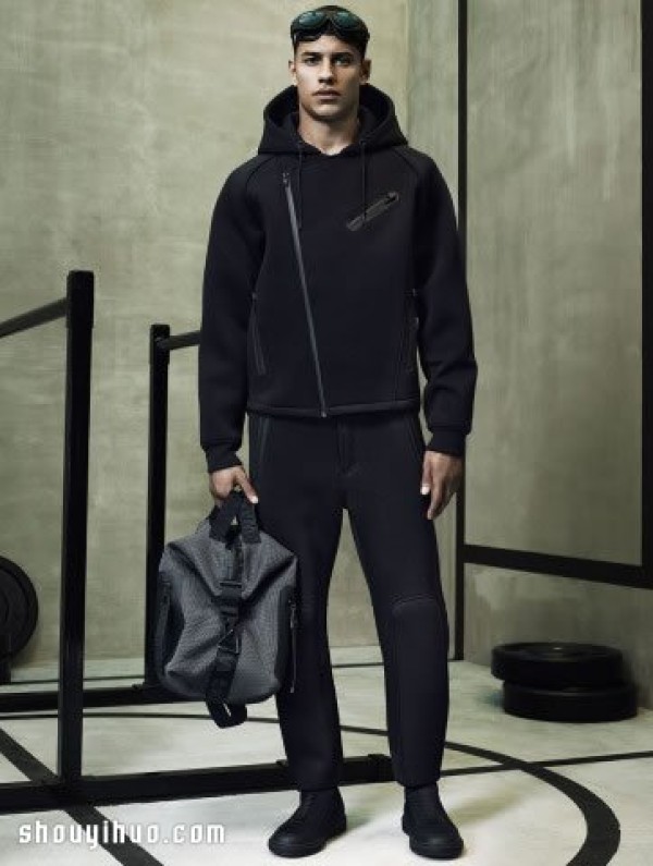 Alexander Wang and H&M minimalist street sports items