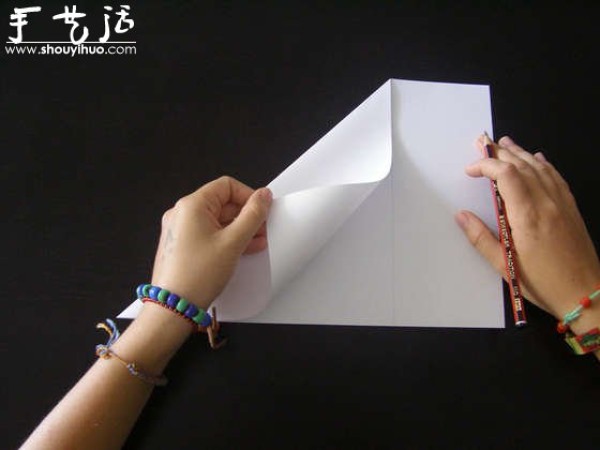 How to make a simple cardboard box by hand