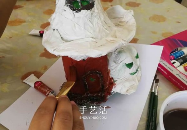 Picture tutorial on making a Halloween witch house from a Sprite bottle