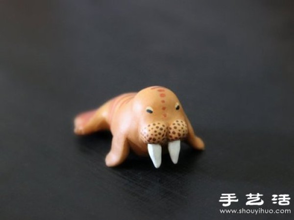 Naive little soft clay animals