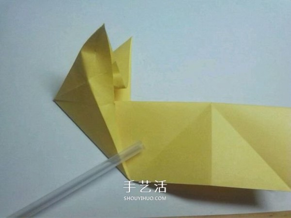 The detailed origami illustration process will teach you how to fold a three-dimensional rabbit