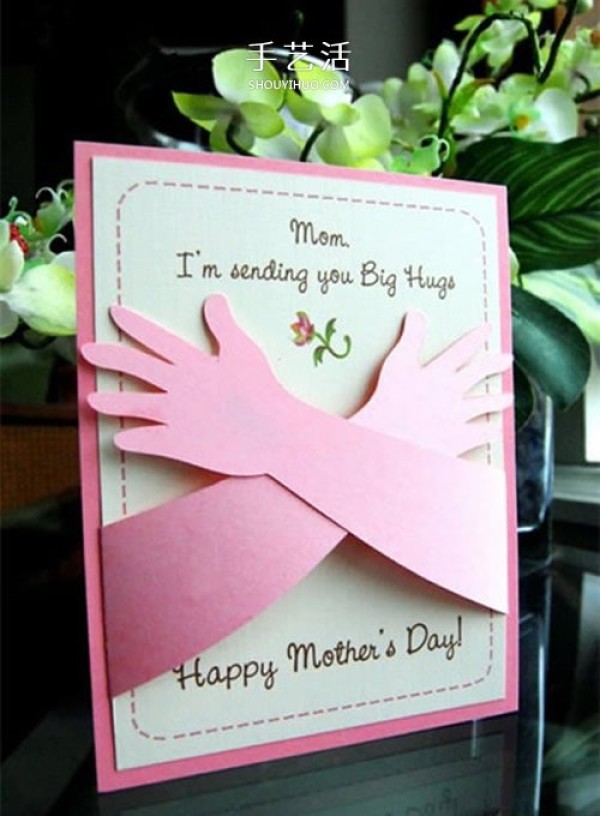 Give Mom a big hug! Super heart-warming Mothers Day greeting card DIY