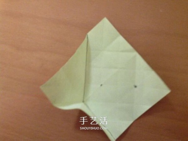 How to fold a lucky four-leaf clover and how to make an origami four-leaf clover step by step" border= "0" width="580" height="435" src="https://img.111diy.com/timthumb.php?src=/d/file/20220112/pabtiy3mmlx.jpg" /></p>
<p>The four corners are still folded in the same way. </p>
<p align="center"><img alt="Illustration of how to fold a lucky four-leaf clover Step by step diagram of how to make origami four-leaf clover"  alt=