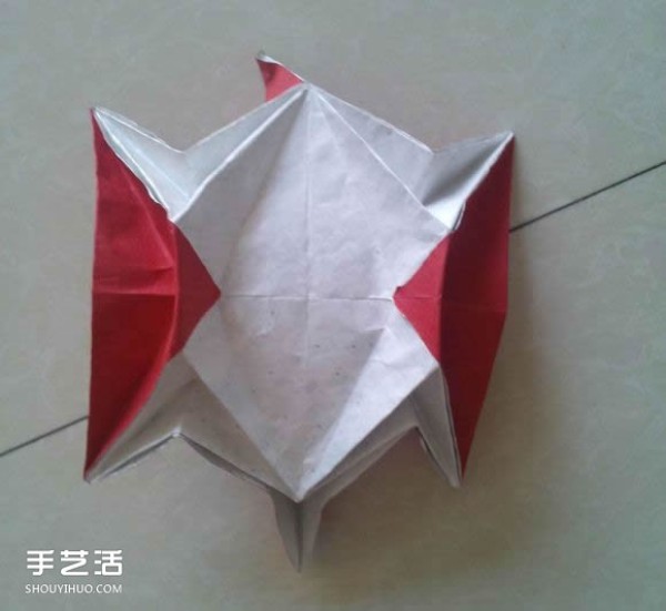 How to make a three-dimensional origami fox, a handmade fox with an origami method of the illustration