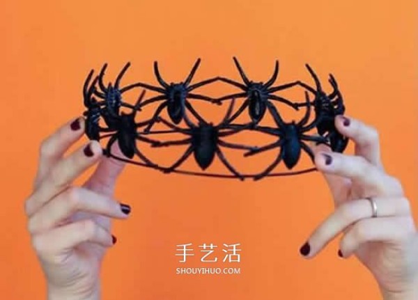 Tutorial on making a simple Halloween headdress and making a DIY Halloween spider headdress