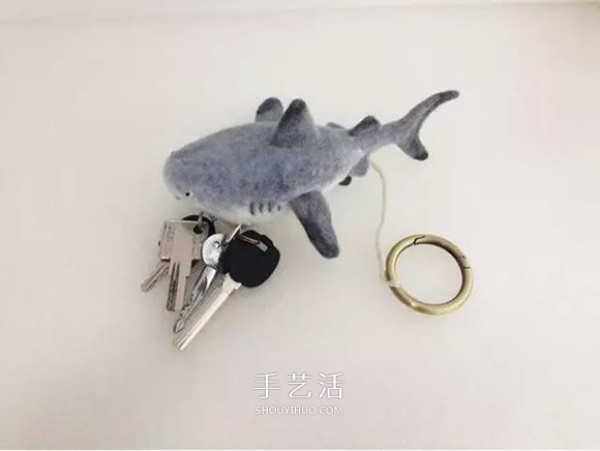 Wool felt shark key bag DIY wool felt key bag making method