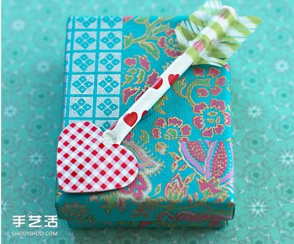 DIY gift wrapping for lovers, just make a decorative arrow~