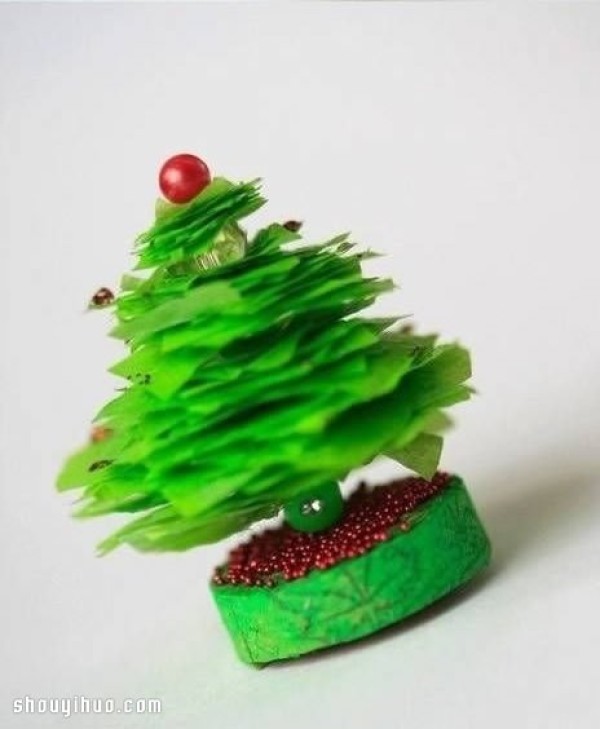 DIY handmade simple mini Christmas tree ornaments