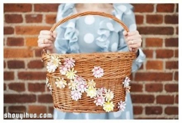 How to make DIY pastoral windmill basket with beautiful handmade flowers from cans