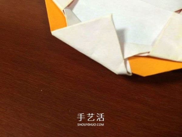 How to fold a complex three-dimensional sports car with detailed steps of origami sports car