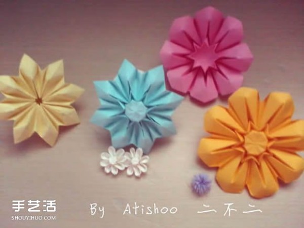 Three methods of origami with an eight-petaled flower, illustrated with a step-by-step diagram of the folding of an eight-petaled flower