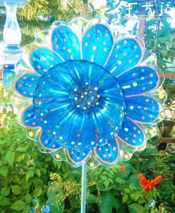 Beautiful glass flowers made from old glassware