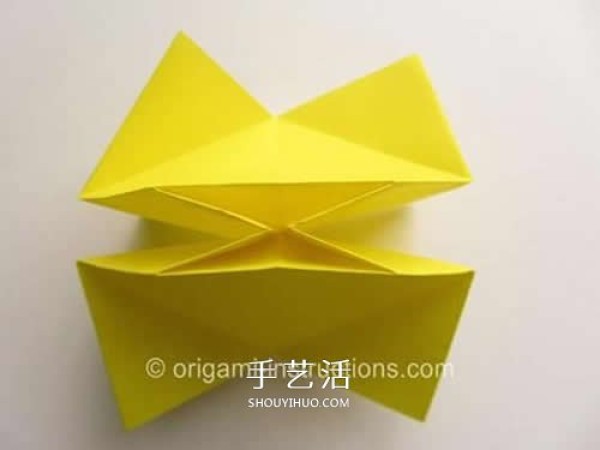 New method of folding a rotating rose, step-by-step diagram of origami rotating rose