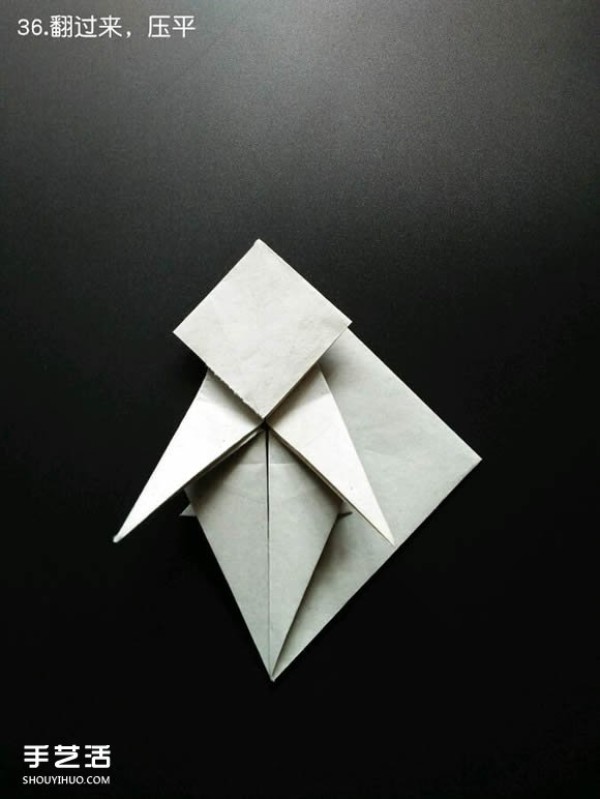 Super complex origami shark illustration, detailed steps for folding a three-dimensional shark