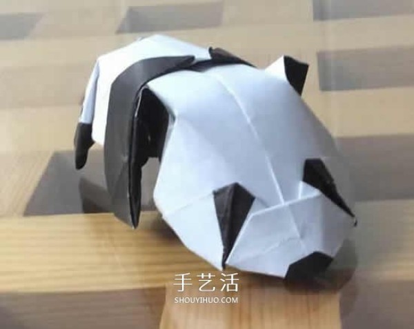 The origami step-by-step illustration of the crawling giant panda is so naive and cute~