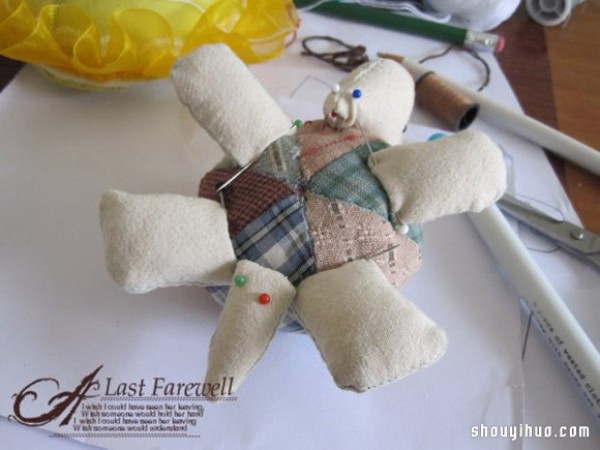 How to make small turtle pins with homemade pins and fabrics