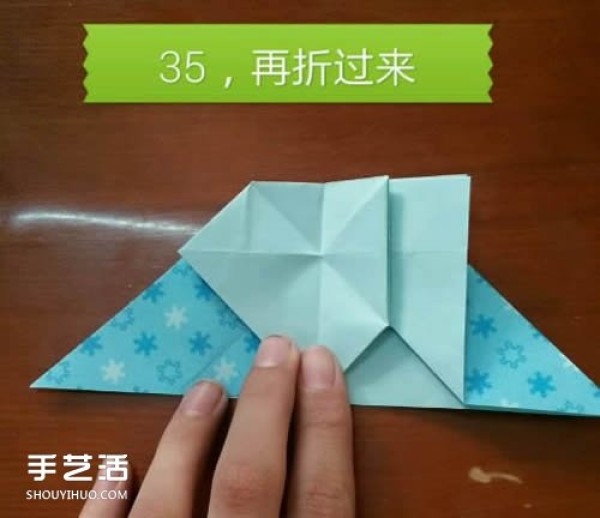 Illustrations on how to fold a butterfly flying into a heart, step-by-step instructions on origami with a butterflys heart shape