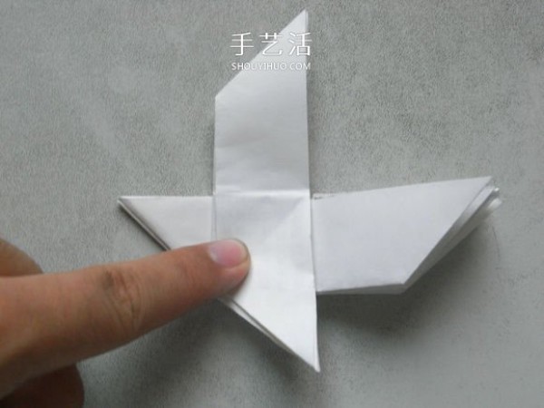 The origami method of a biplane, the step-by-step diagram of how to fold a biplane