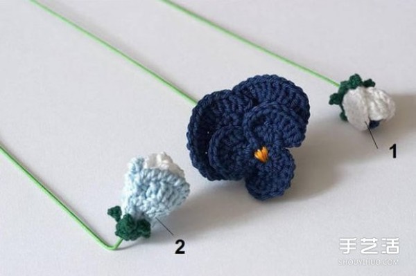 Illustrated Tutorial on Hand Knitting Realistic Pansy Potted Flower Baskets