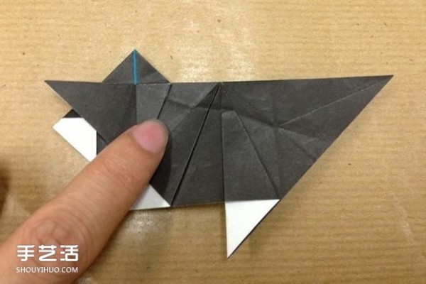 Small animal origami step-by-step diagram. Illustration of the method of folding small animals with paper.