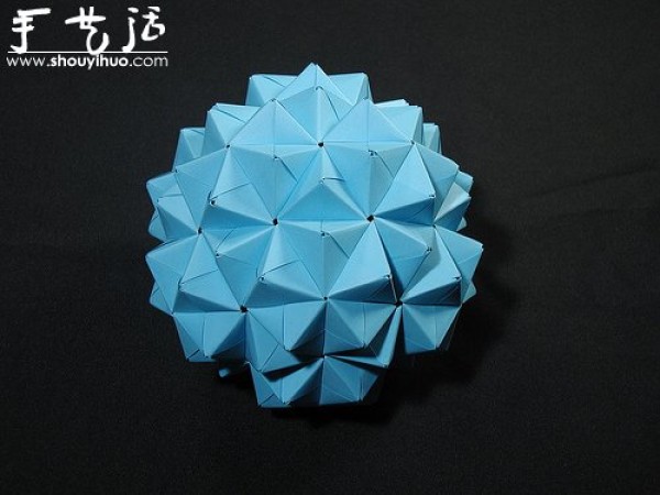 Appreciation of three-dimensional geometric origami works