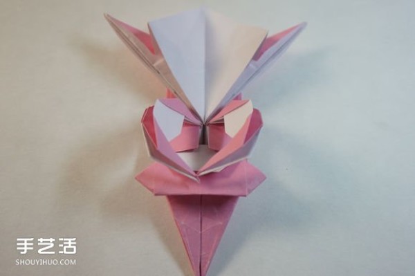 Origami Girls Step-By-Step Illustration and Complex Folding Tutorial for Girls