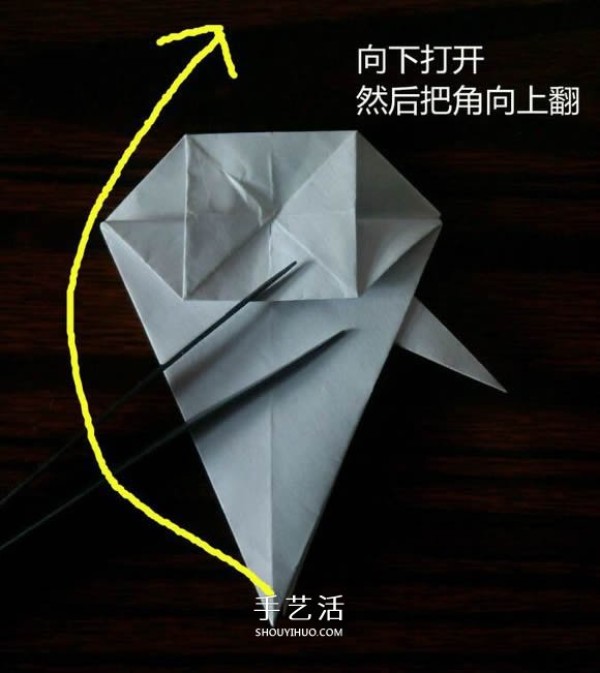 The origami method of complex small animal origami 3D squirrel with CP diagram