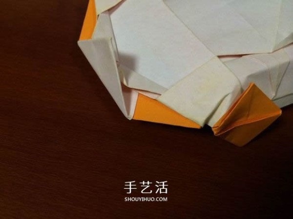 How to fold a complex three-dimensional sports car with detailed steps of origami sports car