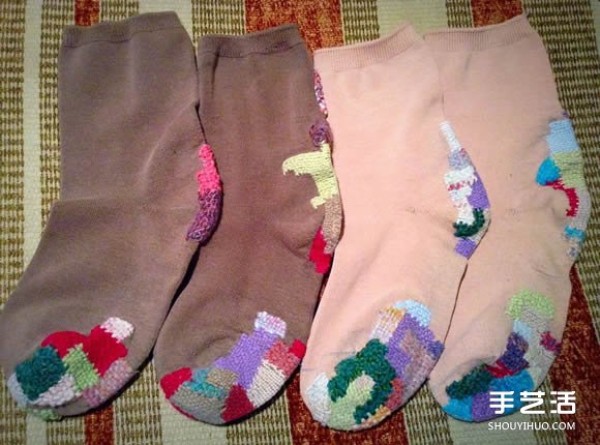 A pair of socks lasts 20 years! Old socks can also be mended with a new look! 