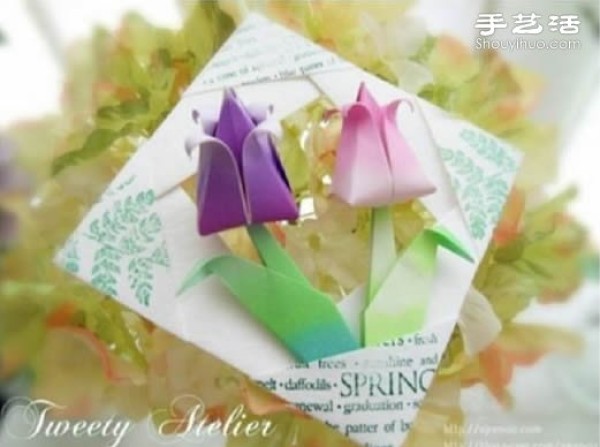 An illustrated tutorial on how to make origami budding lilies and paper flowers