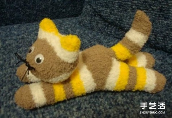 How to make a cat with socks and make a plush toy with a cat