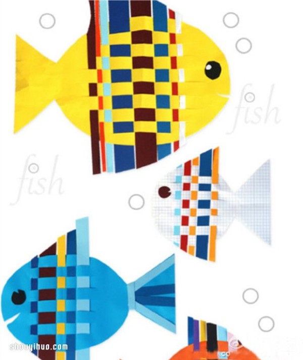 How to make cute little fish in braided style by cutting paperIllustration of the steps of the method