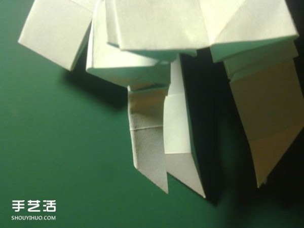 Detailed illustration of the folding process of Hatsune Miku origami