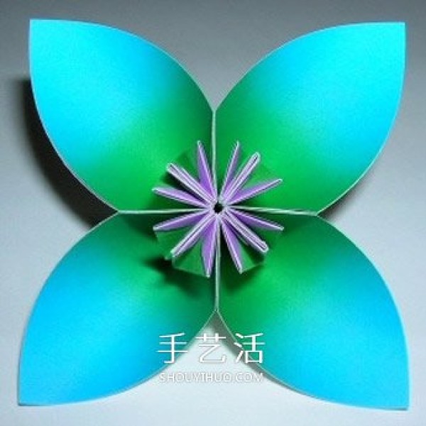 Illustration of the origami method of six four-petal flowers combined into beautiful flower balls