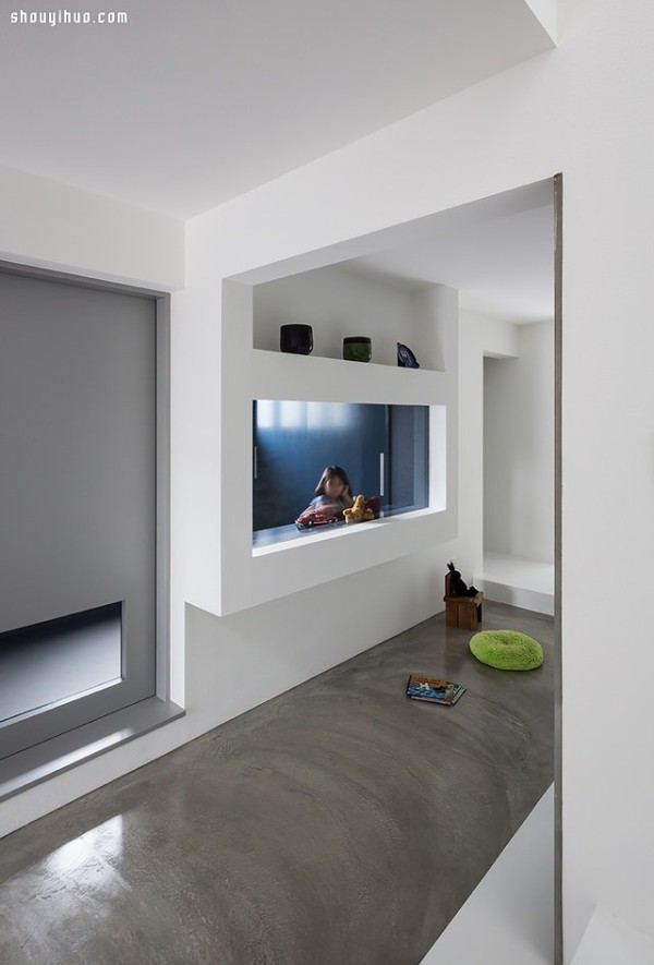 Decoration design of floor-to-ceiling large glass mountain villa in Hertz County, Japan