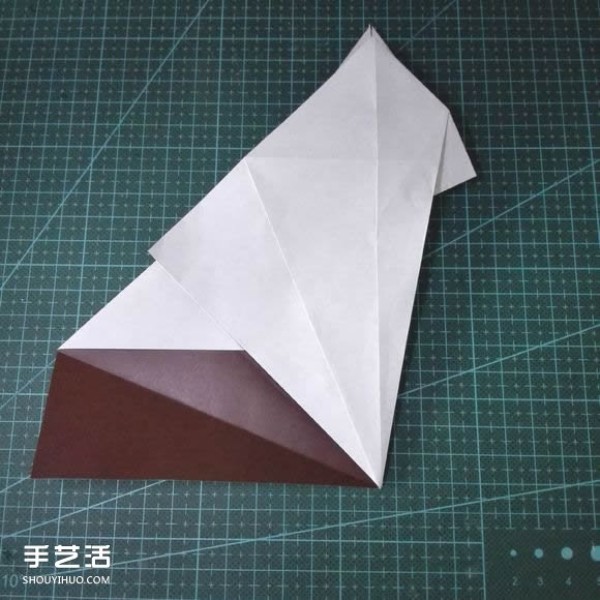 Handmade origami fish fish illustrates how to fold a complex tropical horsefish