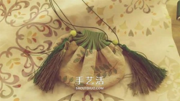 How to make handmade sachets and illustrate how to make fabric sachets for Dragon Boat Festival