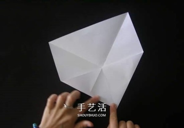 Illustration of the folding method of a simple garbage box, handmade origami square garbage box