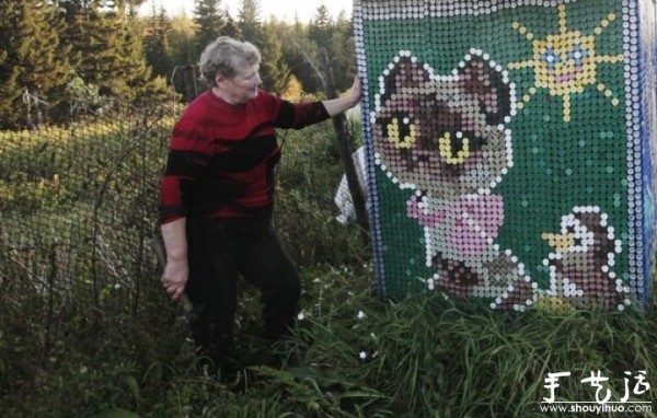 Russian aunts plastic bottle cap creativity