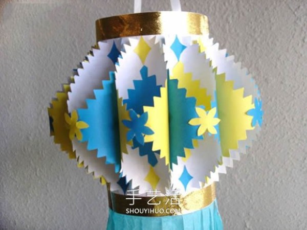 Tutorial for children to make beautiful paper lanterns by hand