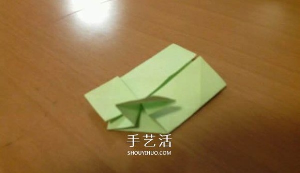 How to fold a lucky four-leaf clover and how to make an origami four-leaf clover step by step" border= "0" width="580" height="435" src="https://img.111diy.com/timthumb.php?src=/d/file/20220112/4qvs0zzspij.jpg" /></p>
<p align="center"><img alt="Illustration of how to fold a lucky four-leaf clover Step by step diagram of how to make origami four-leaf clover"  alt=