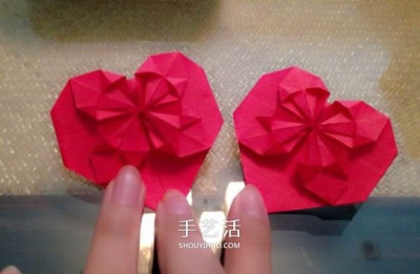 How to fold origami with a happy heart and a heart in full bloom, with illustrated tutorials