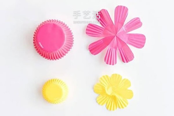 How to use cake paper to make flowers and children to make cake paper flowers by hand