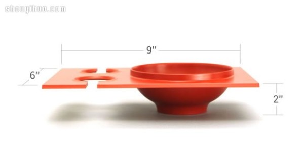 Closer Plate, a one-handed dinner plate that will never be tipped over