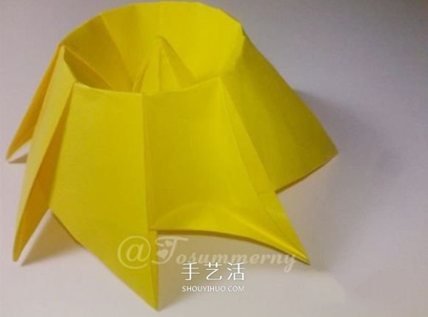 The warm sun in winter! Illustration of folding method of handmade origami three-dimensional sun